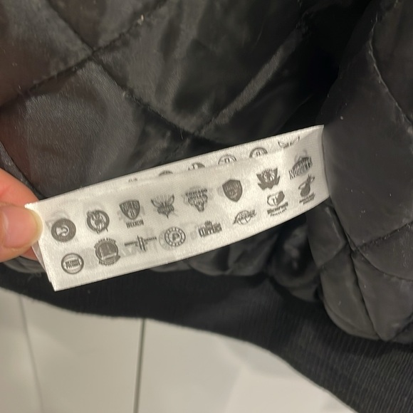 NBA UNK Chicago Bulls Black and Gold Bomber Jacket - Picture 9 of 16